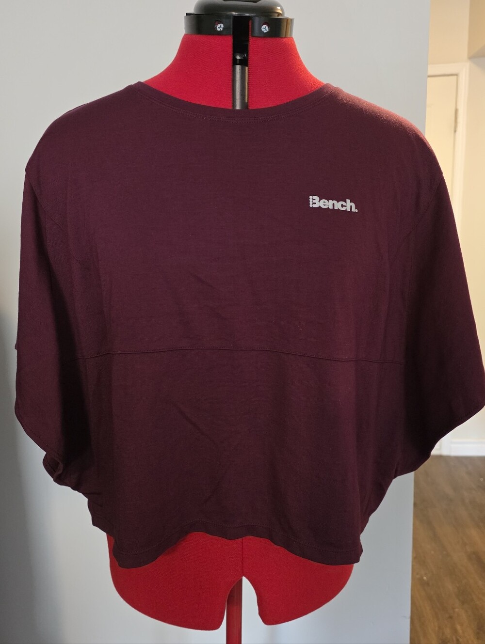 Bench Cropped Batwing Sleeve Tee in Deep Burgundy